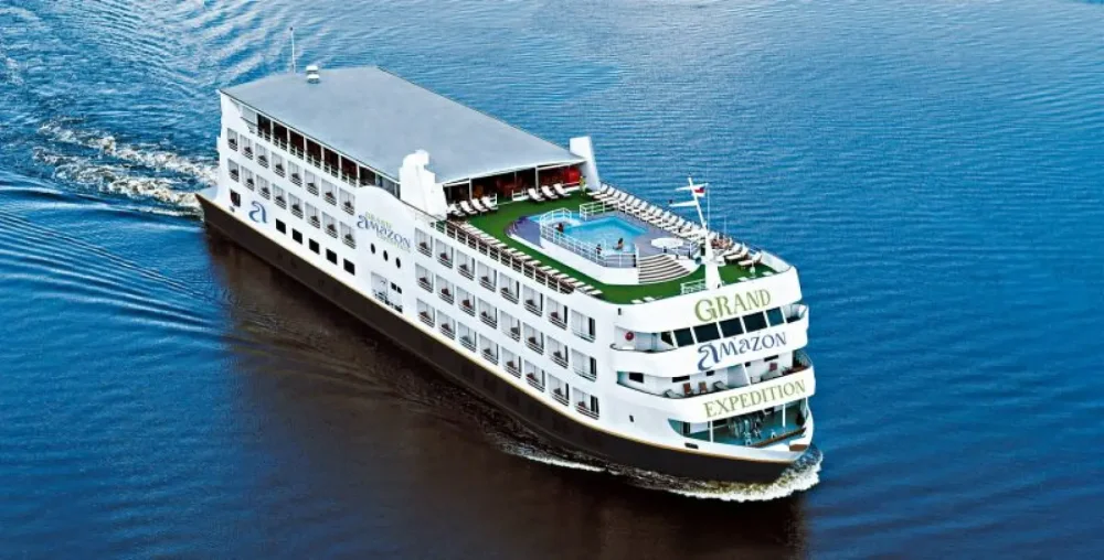 O Luxo do Cruzeiro Iberostar Grand Amazon na Floresta Amazônica.