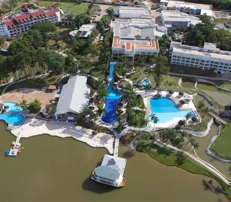 Venha para o Mavsa Resort, um complexo incrível.